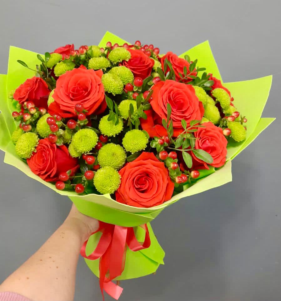 Букет цветов из: Хризантемы и Розы в Онеге