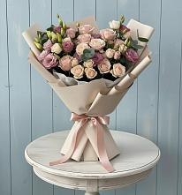 Букет цветов из:  Розы и Лизиантусы в Онеге