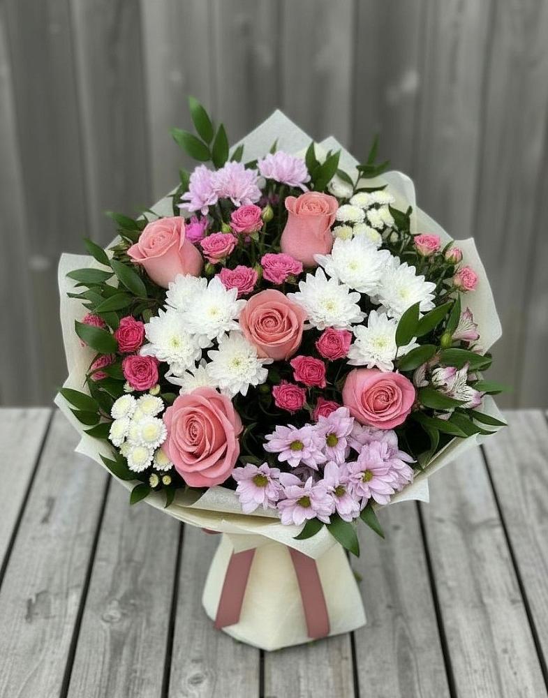 Букет цветов из: Альстромерии, Гвоздики, Розы и Хризантемы в Онеге