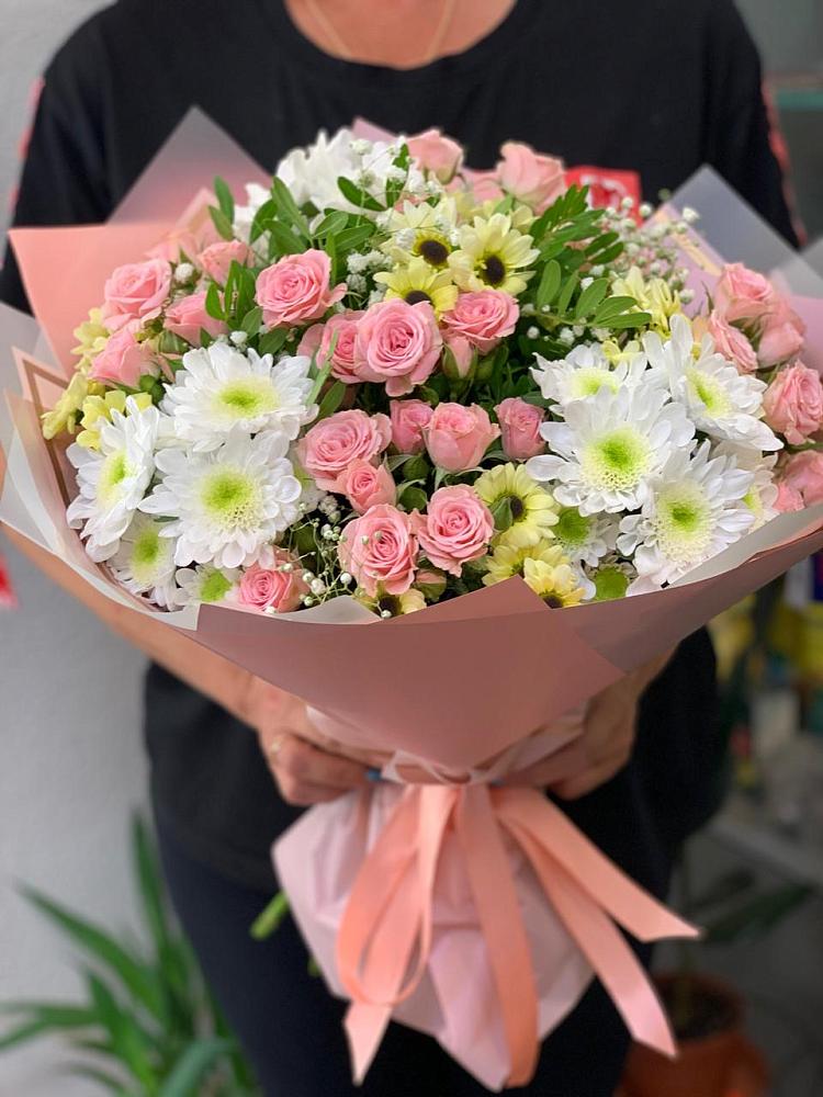 Букет цветов из: Розы и Хризантемы в Онеге