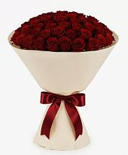 Букет 101 Бордовая роза Блэк Бакарра в Онеге