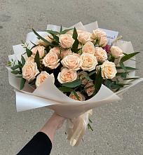 Букет Кремовые розы Латте в Онеге