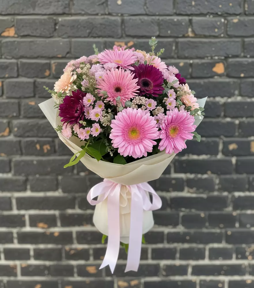 Букет цветов из: Герберы и Хризантемы в Онеге