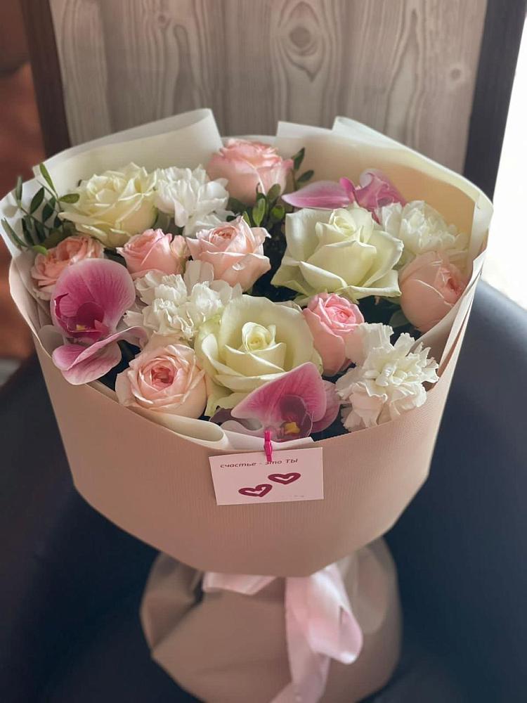 Букет цветов из: Орхидеи, Розы и Гвоздики в Онеге