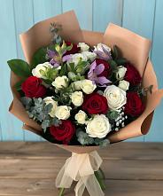 Букет цветов из:  Розы и Альстромерии в Онеге