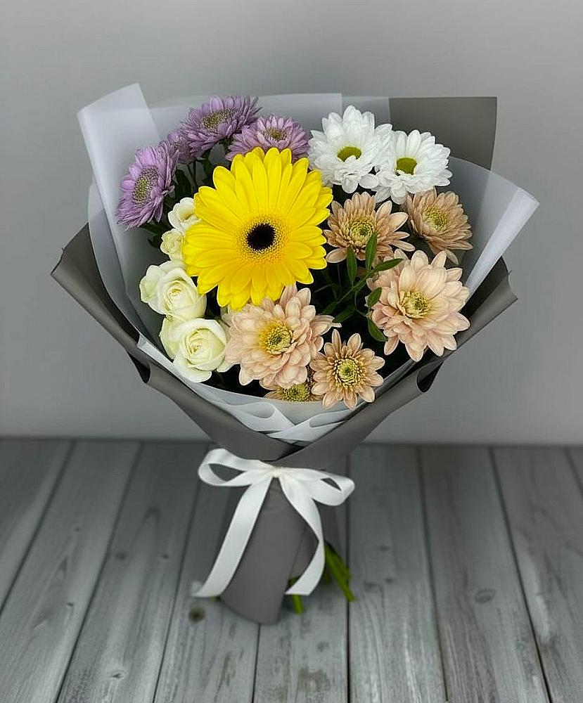Букет цветов из: Розы, Герберы и Хризантемы в Онеге