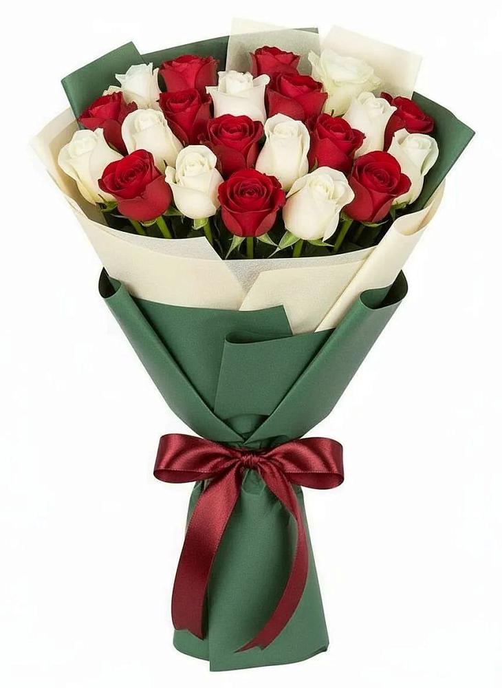 Букет Микс из красных и белых роз в Онеге