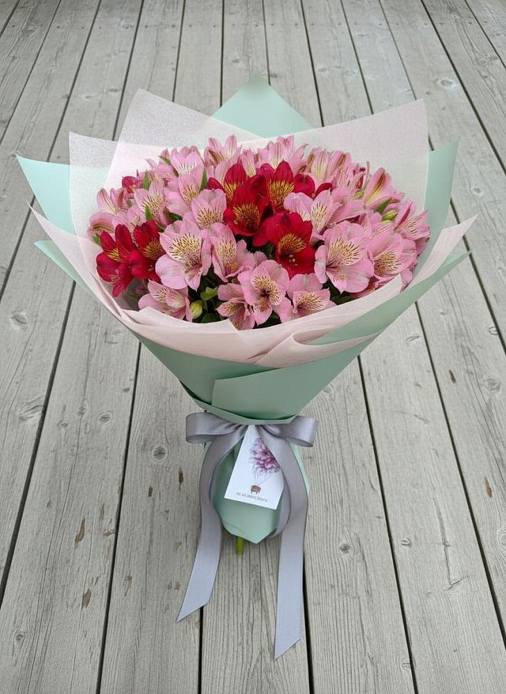Букет цветов из: Альстромерии в Онеге