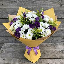 Букет цветов из:  Ирисы, Хризантемы и Ромашки в Онеге