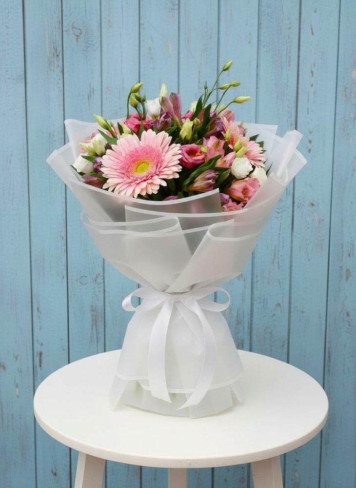 Букет цветов из: Герберы, Альстромерии и Лизиантусы в Онеге