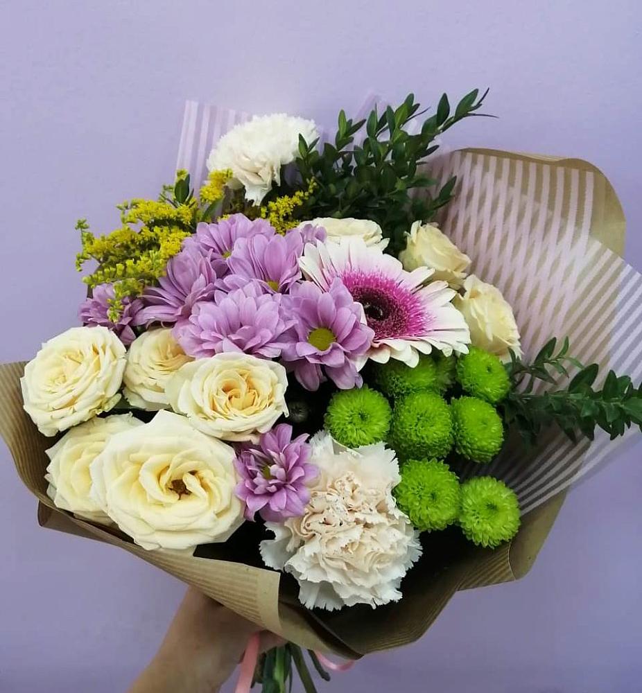 Букет цветов из: Хризантемы, Розы, Гвоздики и Герберы в Онеге