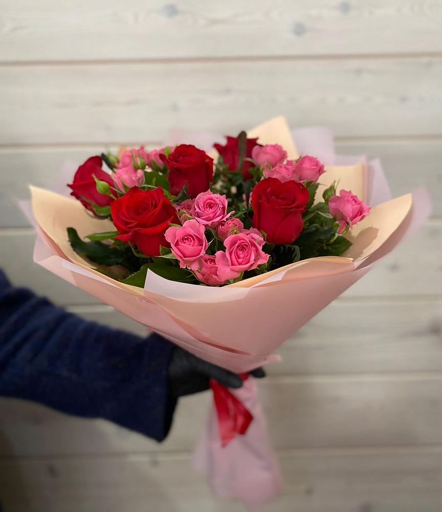 Букет цветов из: Розы в Онеге