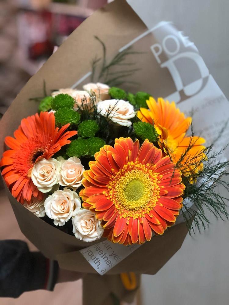 Букет цветов из: Герберы, Хризантемы и Розы в Онеге