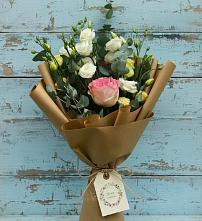 Букет цветов из:  Розы и Лизиантусы #REPLACE_PRED# Онеге