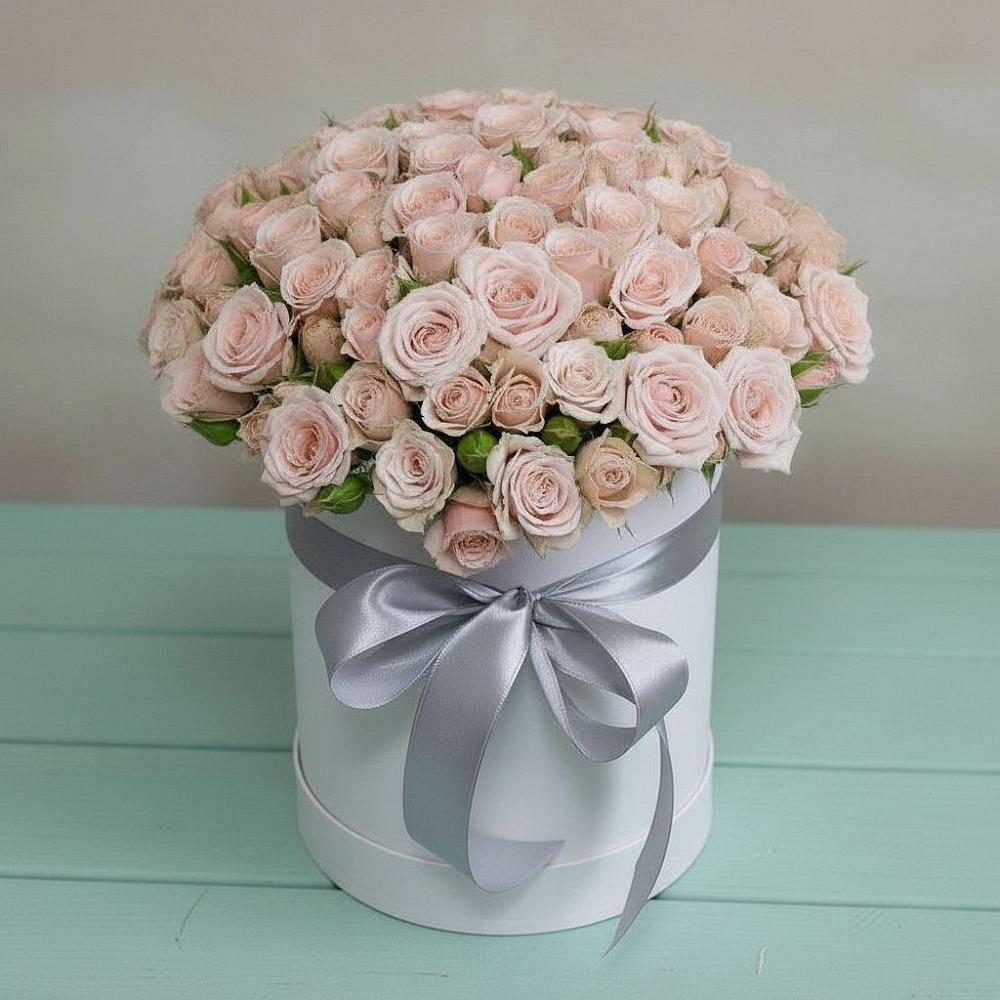 Цветочная композиция из Розы в шляпной коробке в Онеге